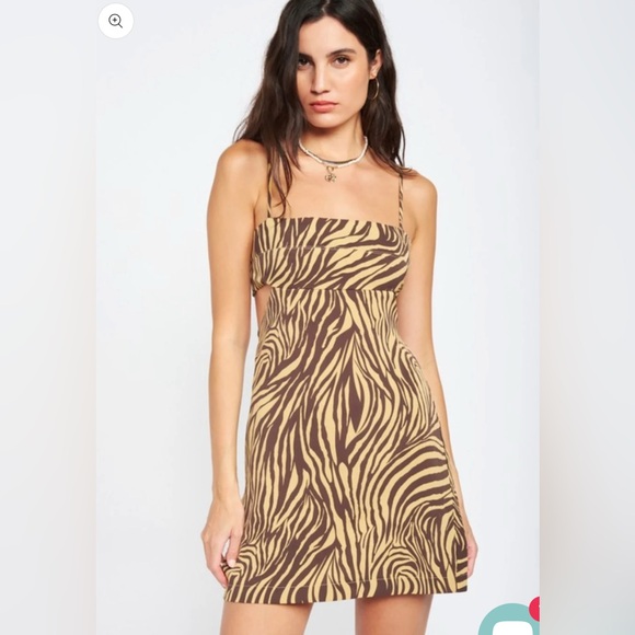 Tiger print Cut Out Dress - Picture 6 of 13